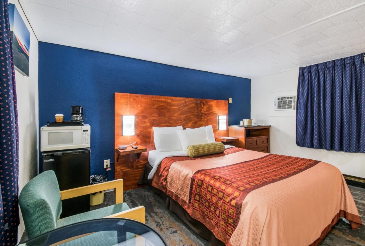 Highland Inn ニュー・カンバーランド エクステリア 写真